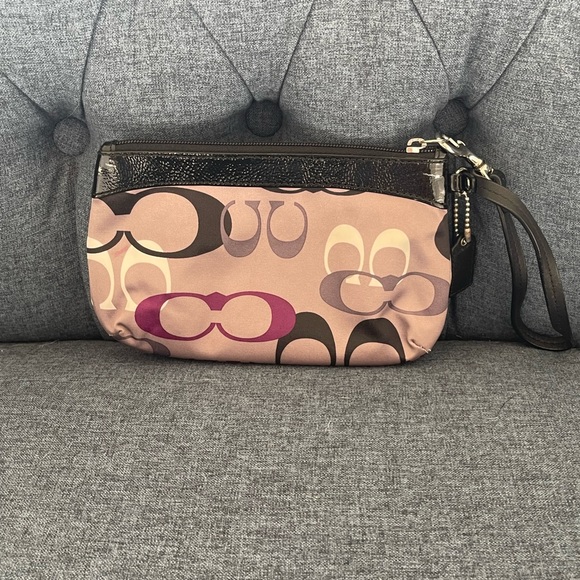 Fall collection Coach wristlet - Picture 2 of 2